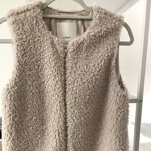 Wilfred Sherpa Vest